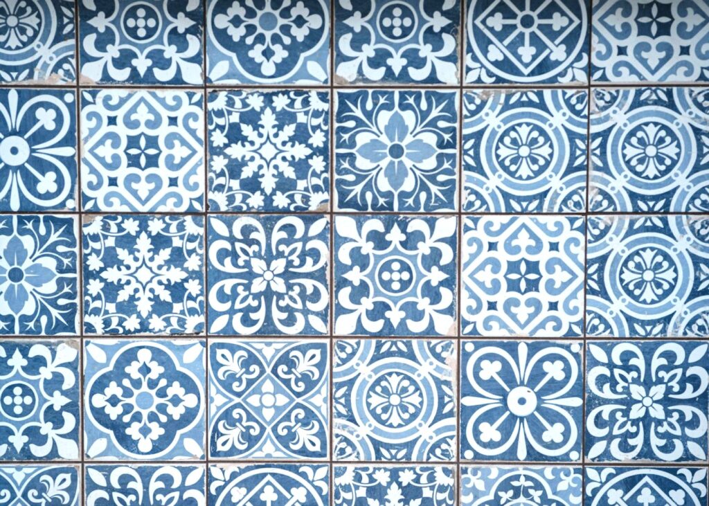 floor tile pattern in blue and white